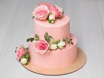 A beautiful tiered wedding cake.